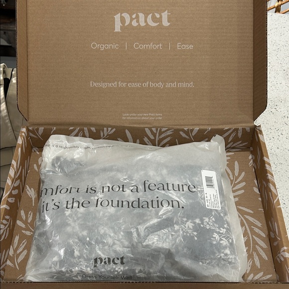 PACT Organic Cotton Fit and Flare Midi Dress in Navy White Floral Print NEW - L - Picture 13 of 14